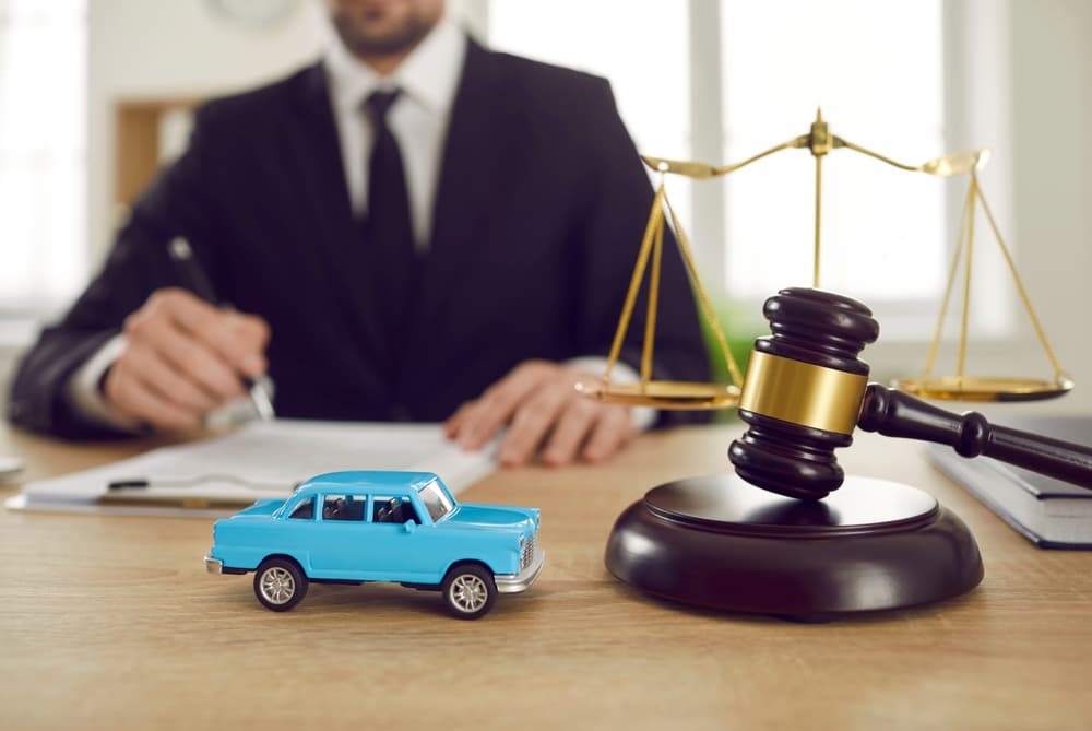When to Hire an Attorney After a Car Accident